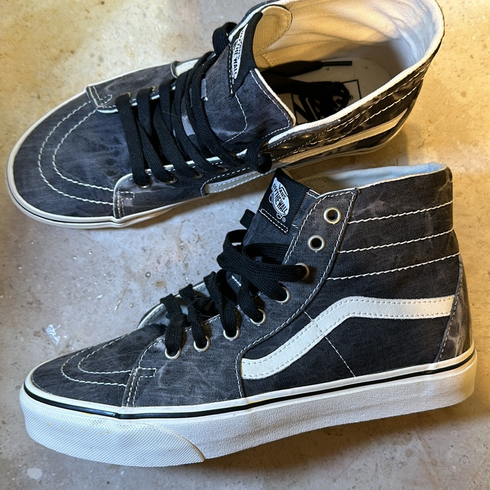 NEW Vans